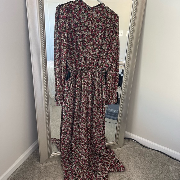 VICI Dress - Picture 3 of 11